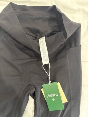 HALARA Black High-Rise Leggings with Side Pocket